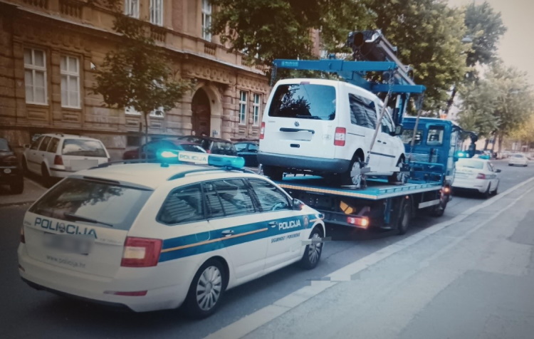 Slika /PU_ZG/slike/PUZ/2022/veljača/akcija -parking za osobe s invaliditetom/foto 1.jpg